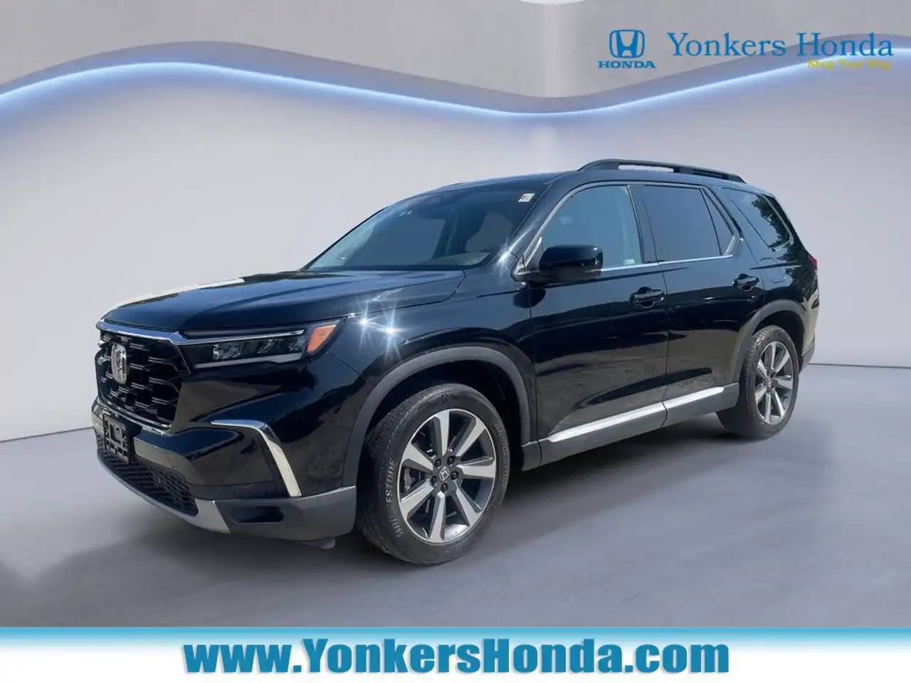 2023 Honda Pilot Touring AWD's photo