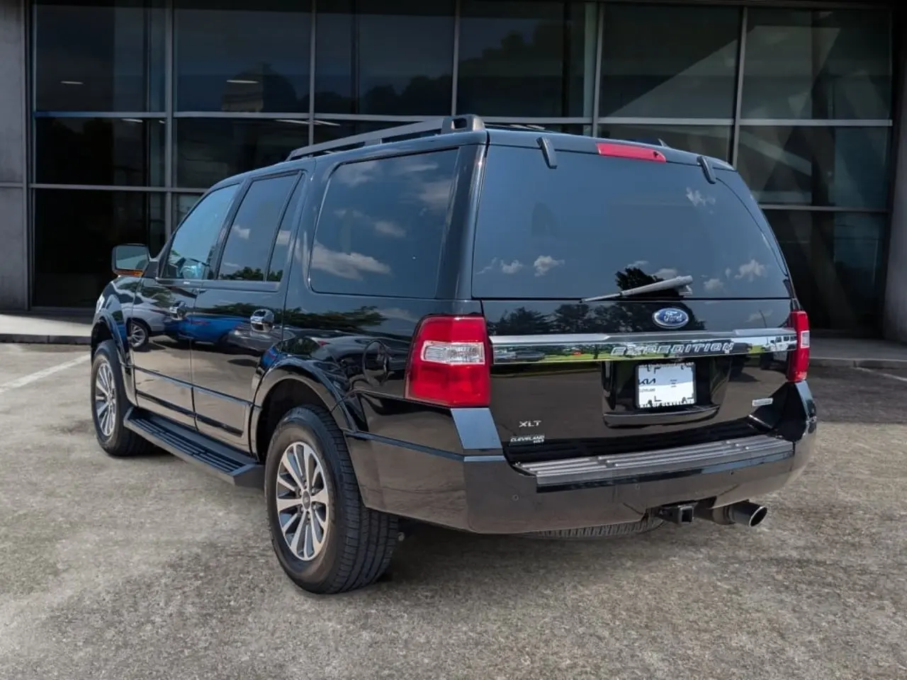 2017 Ford Expedition XLT photo 3