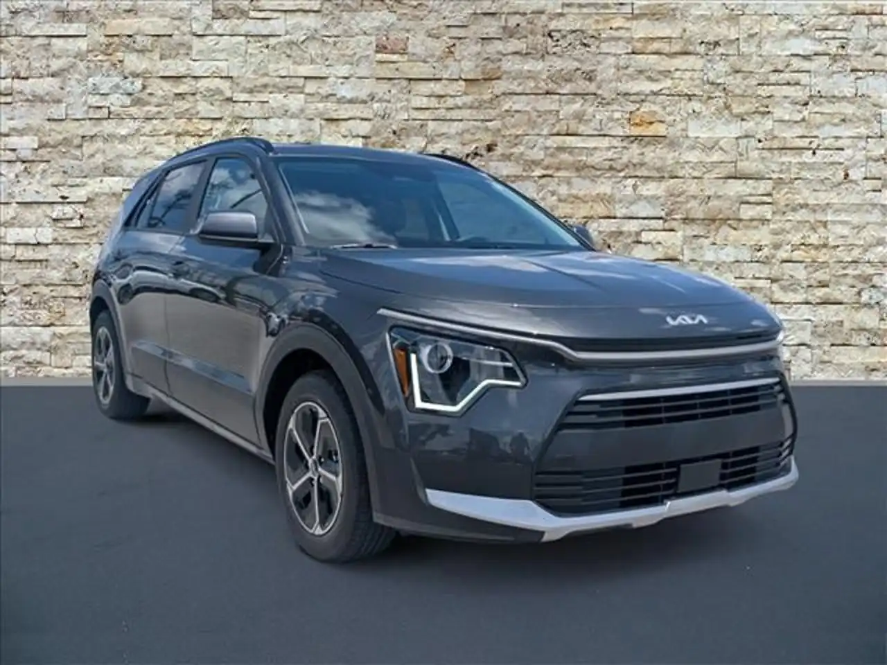 2026 Kia Niro EX HEV's photo