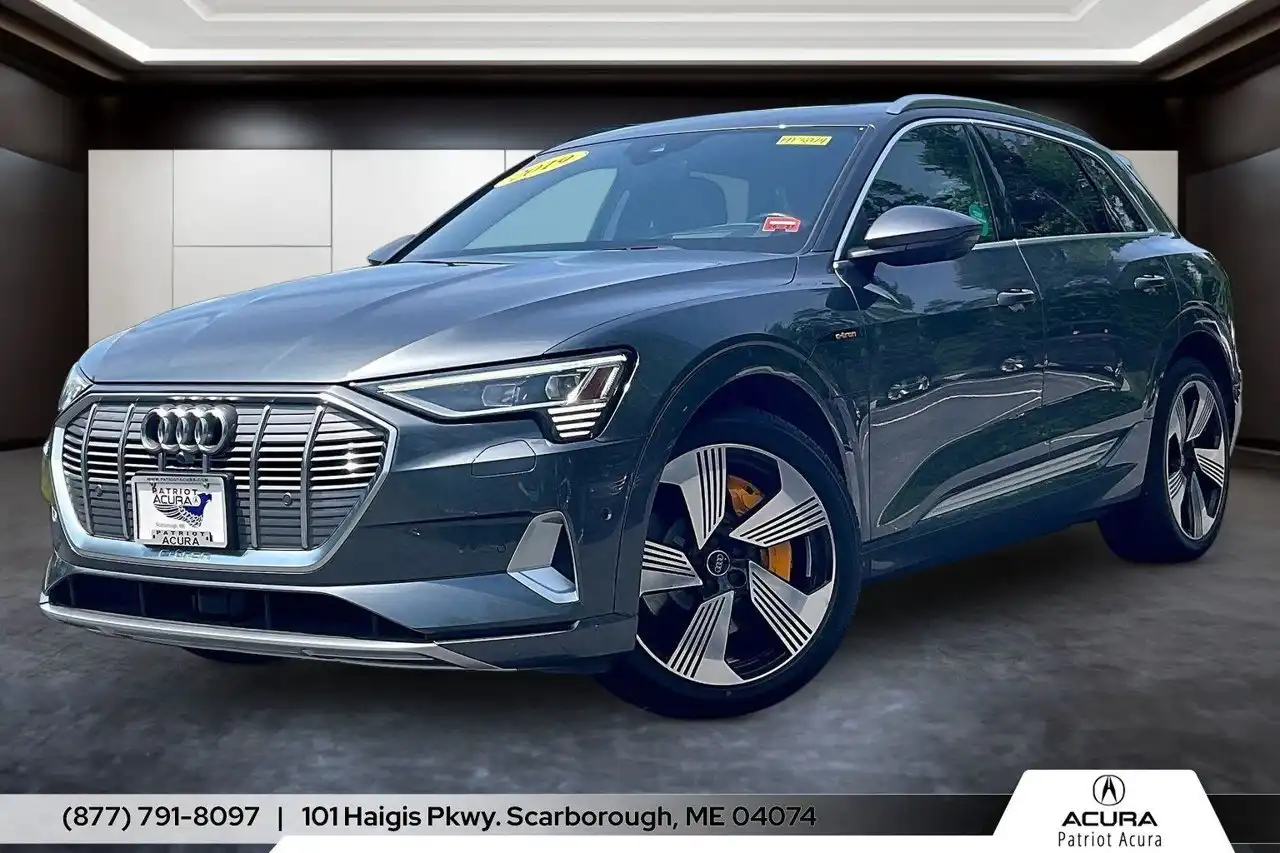 2019 Audi e-tron Prestige's photo