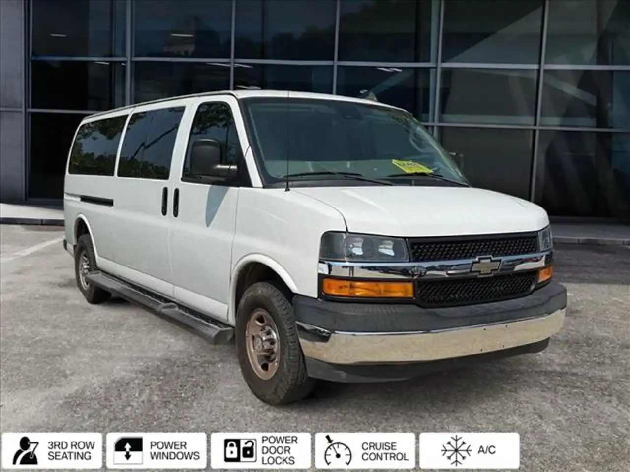 2019 Chevrolet Express 3500 LT Extended's photo