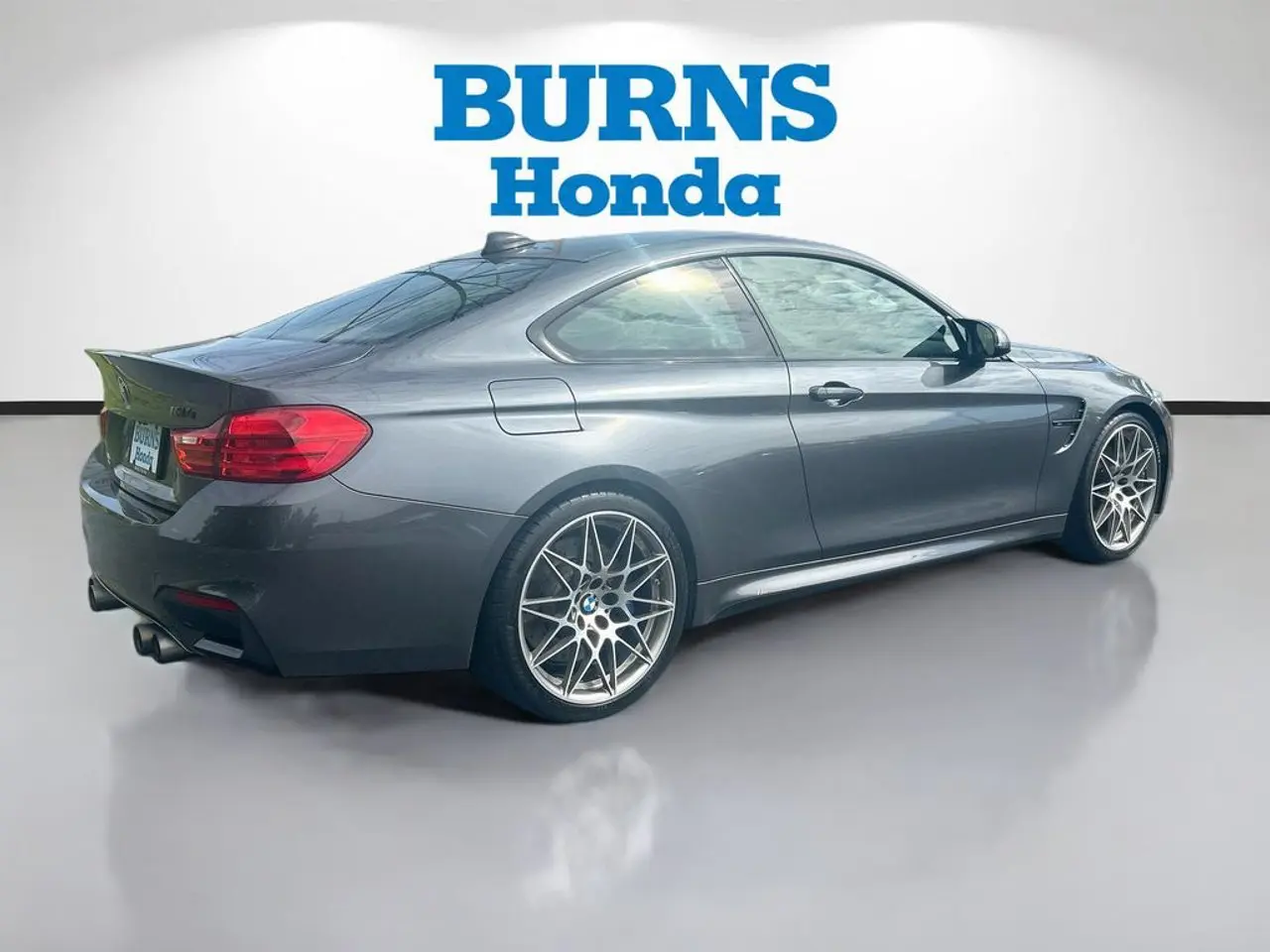 2016 BMW M4 Base photo 5