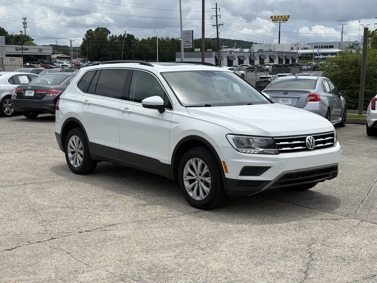 2019 Volkswagen Tiguan 2.0T SE's photo