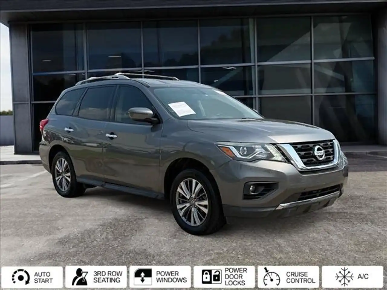 2018 Nissan Pathfinder SV 2WD's photo
