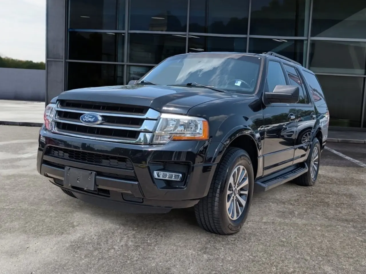 2017 Ford Expedition XLT photo 4