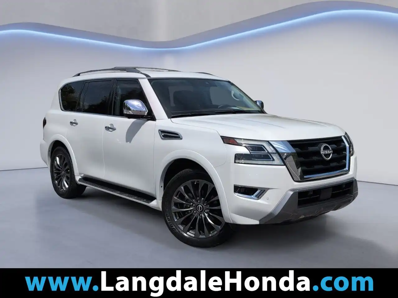 2023 Nissan Armada Platinum 4X2's photo