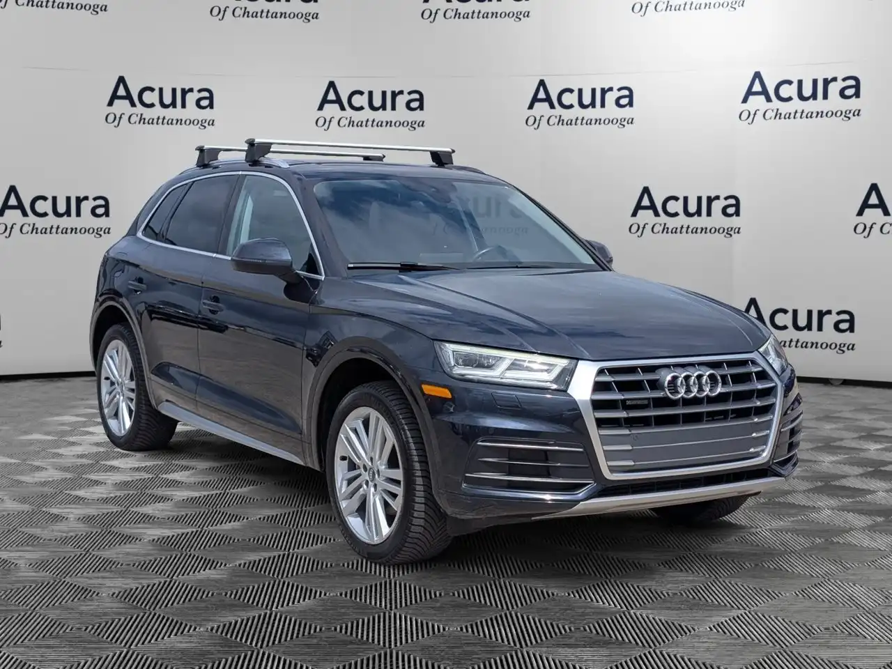 2019 Audi Q5 2.0T quattro S tronic Premium Plus's photo