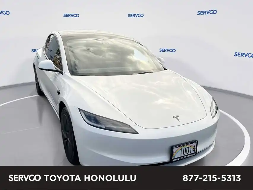 2026 Tesla Model 3 Premium's photo