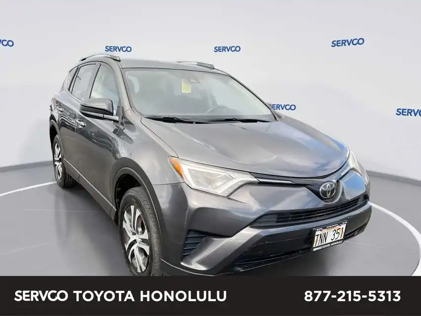 2018 Toyota RAV4 LE's photo