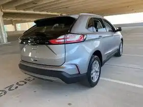 2022 Ford Edge SEL AWD's photo