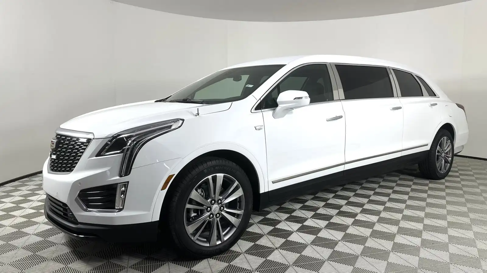 2026 Cadillac XT5 FWD Luxury's photo