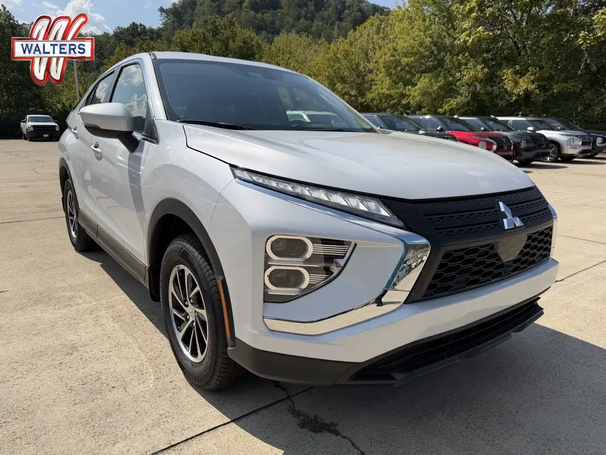 2026 Mitsubishi Eclipse Cross ES S-AWC's photo