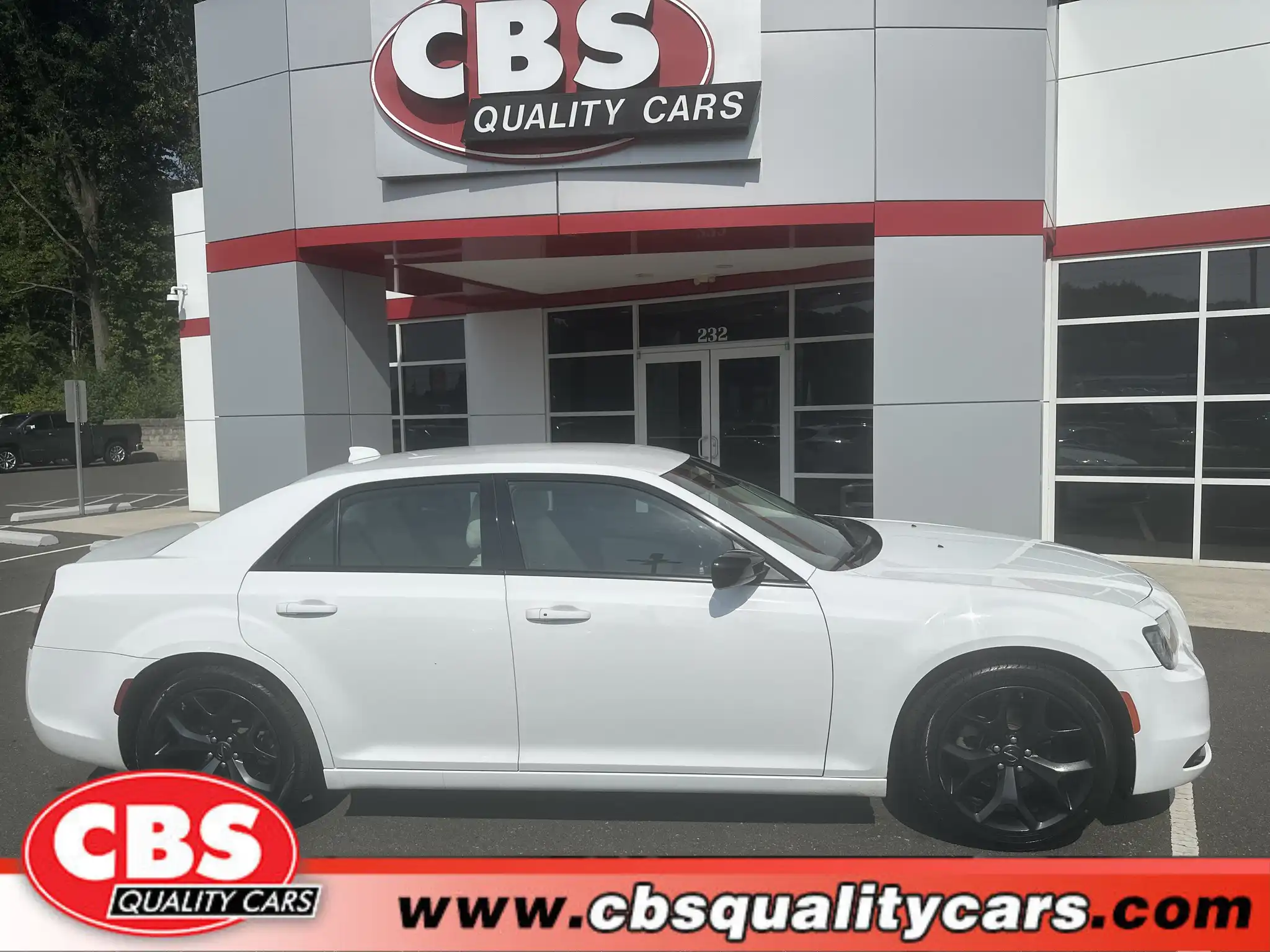 2022 Chrysler 300 Touring's photo