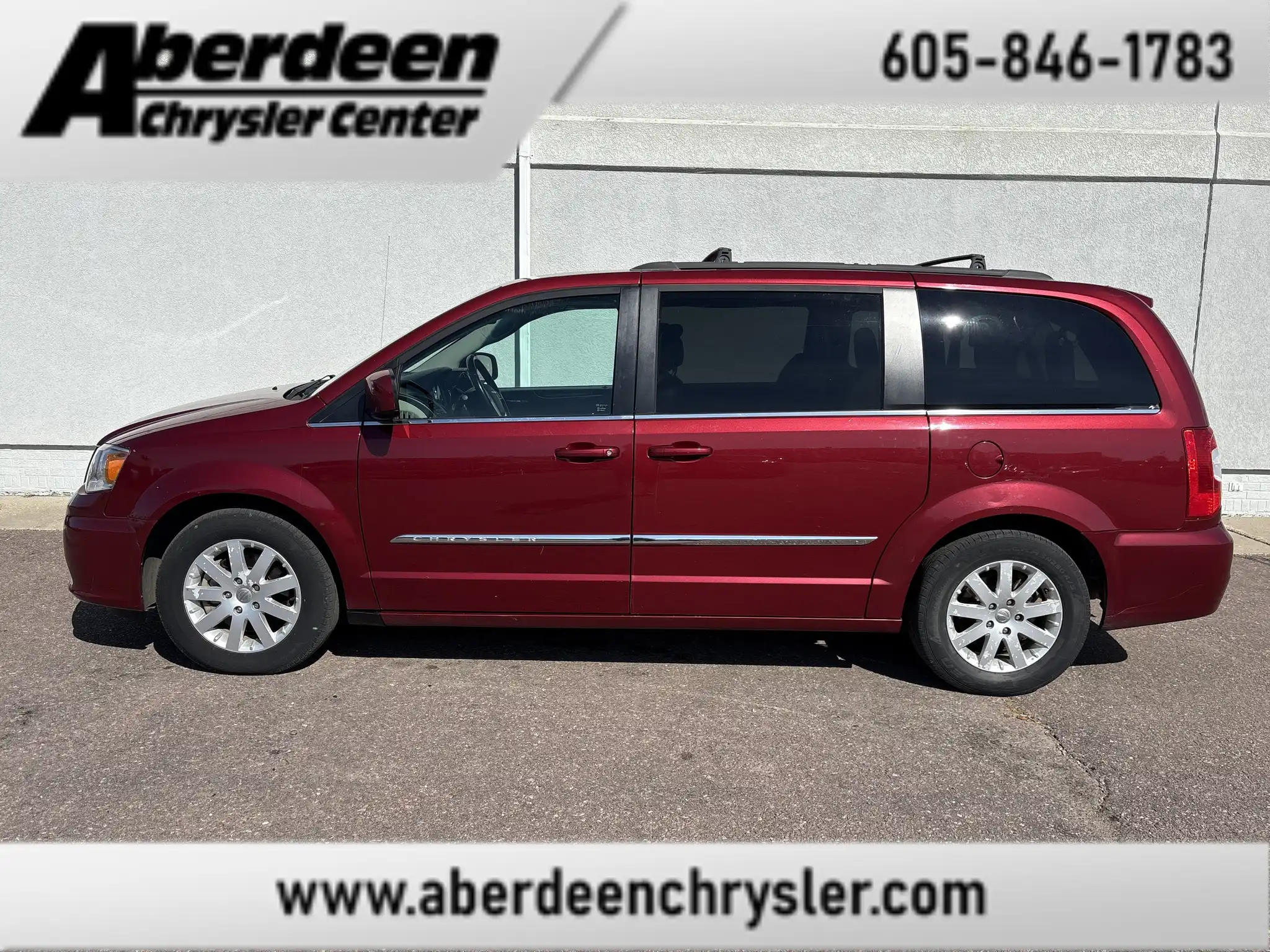 2015 Chrysler Town & Country Touring's photo