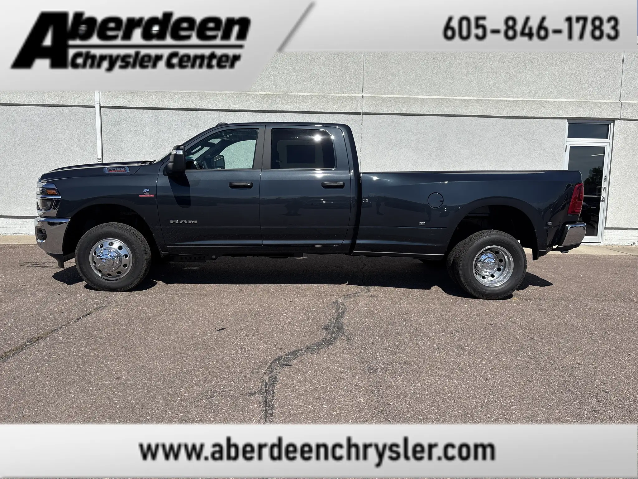 2027 RAM 3500 Big Horn 4WD Crew Cab LWB photo 1