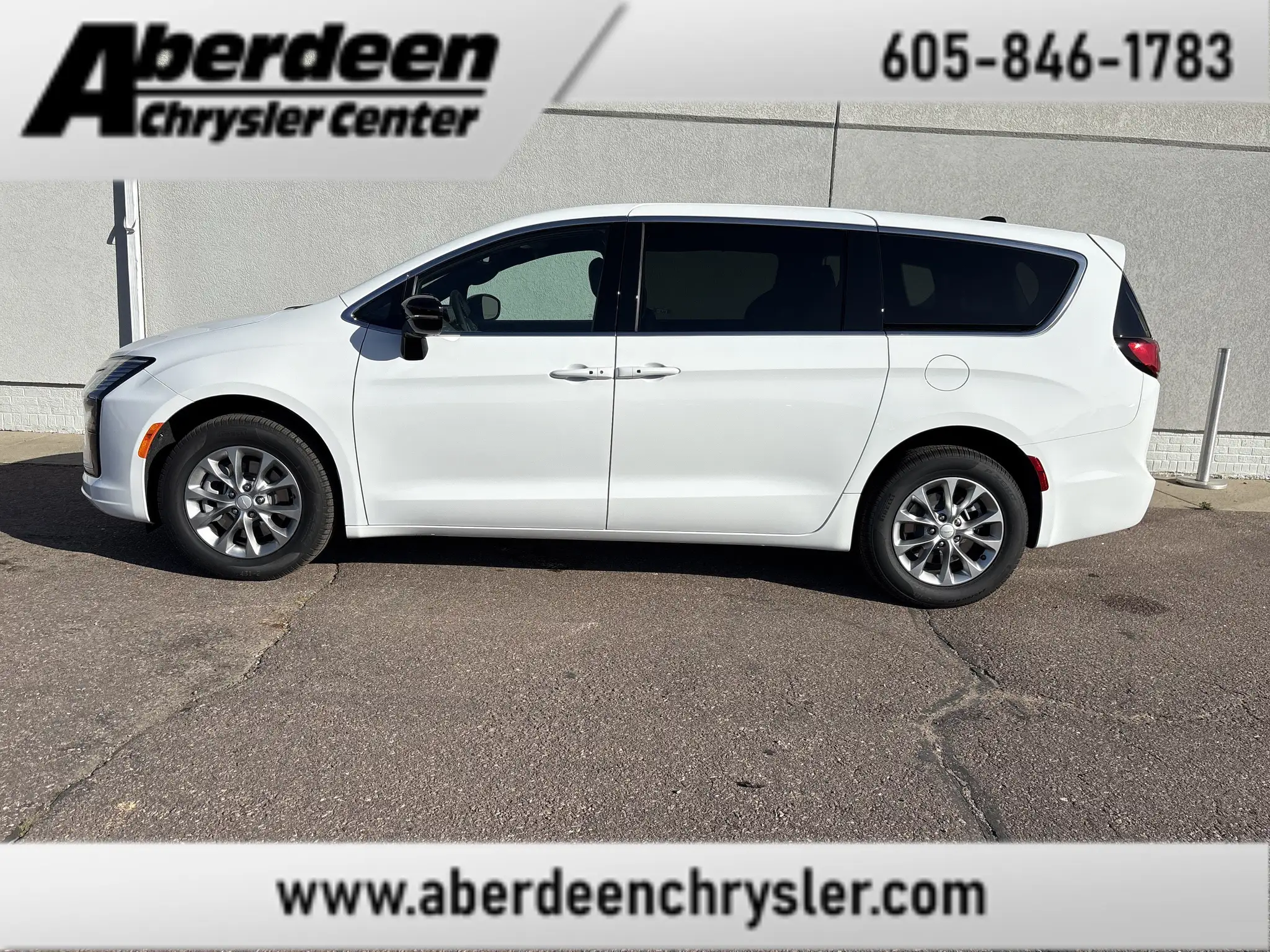 2027 Chrysler Pacifica Select AWD photo 1