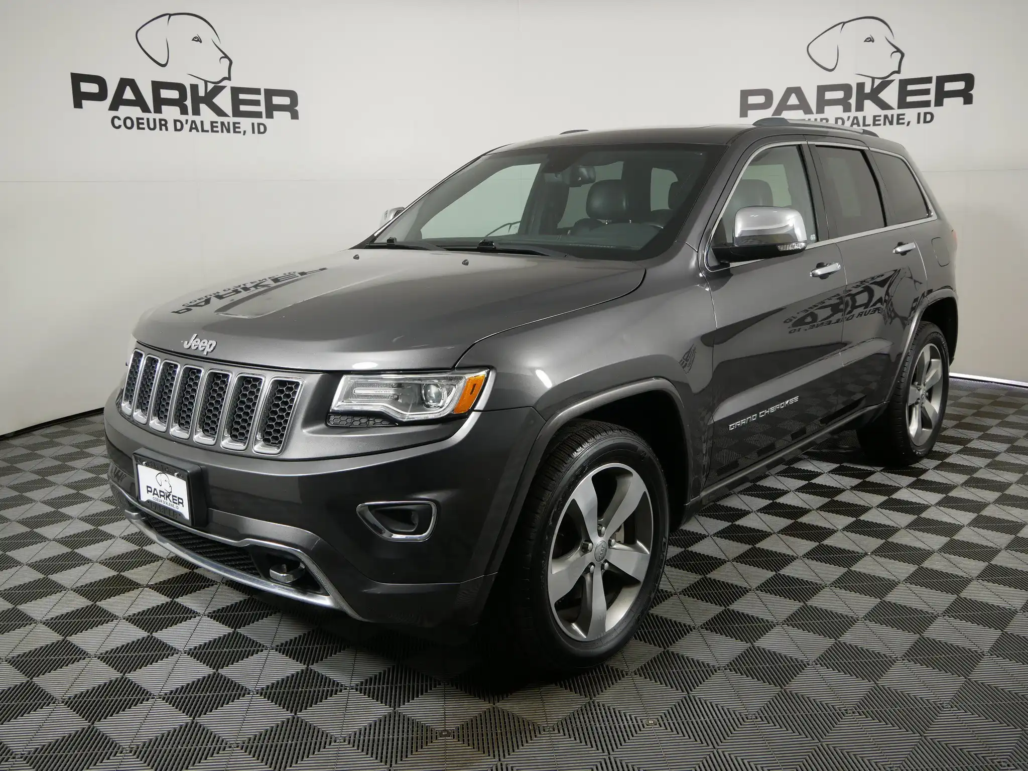2016 Jeep Grand Cherokee Overland's photo