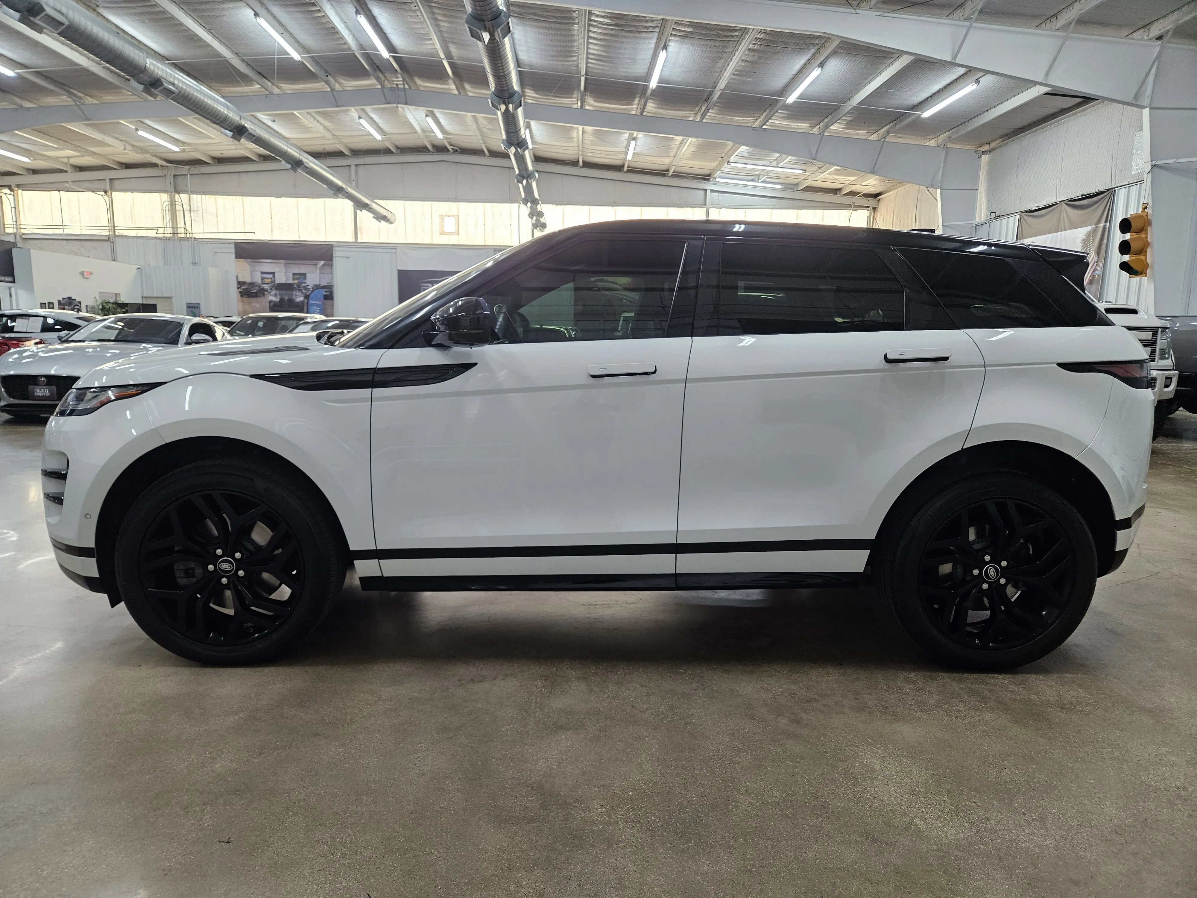 2020 Land Rover Range Rover Evoque R-Dynamic HSE photo 4