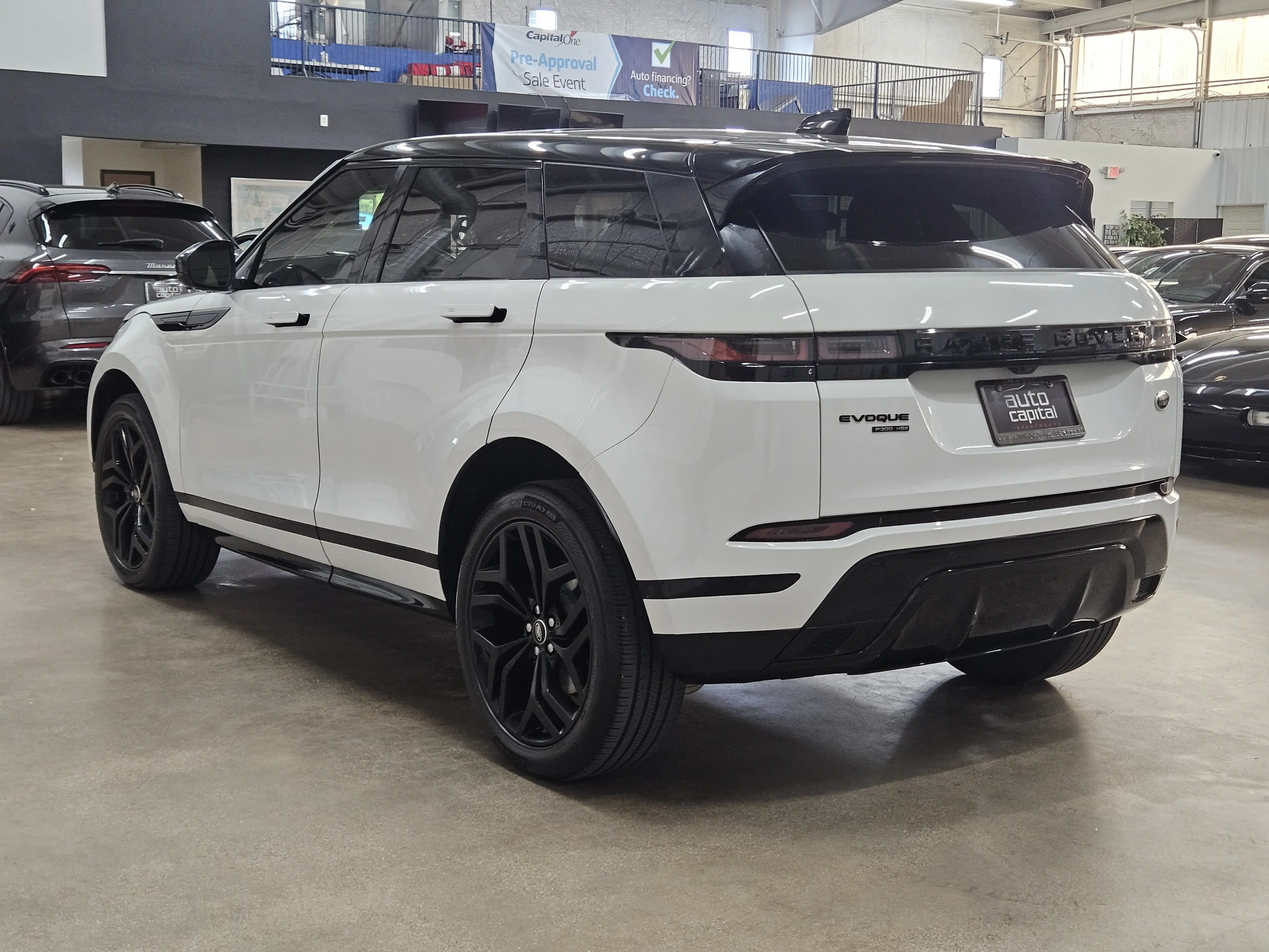 2020 Land Rover Range Rover Evoque R-Dynamic HSE photo 5
