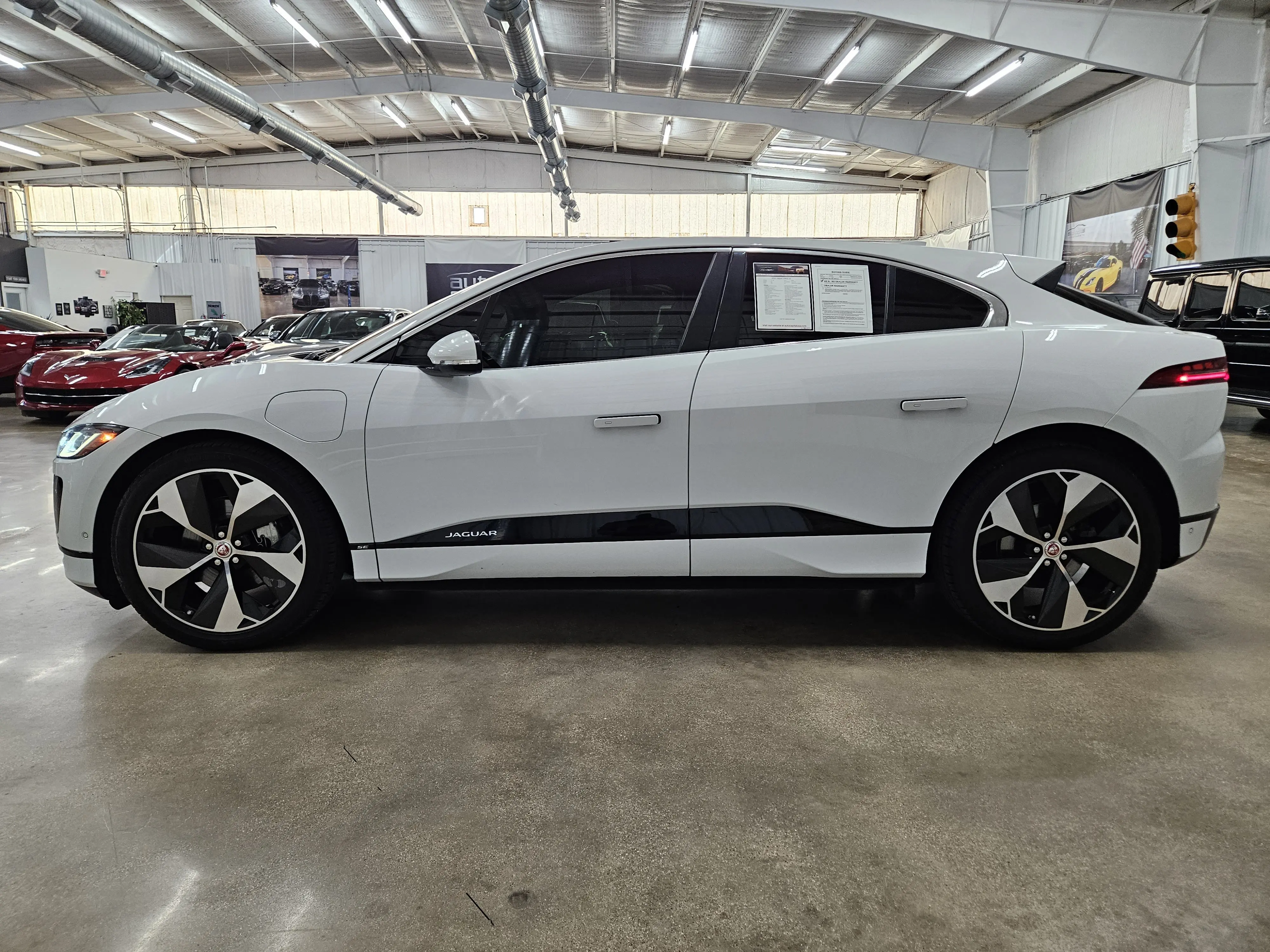 2020 Jaguar I-PACE EV400 SE photo 4