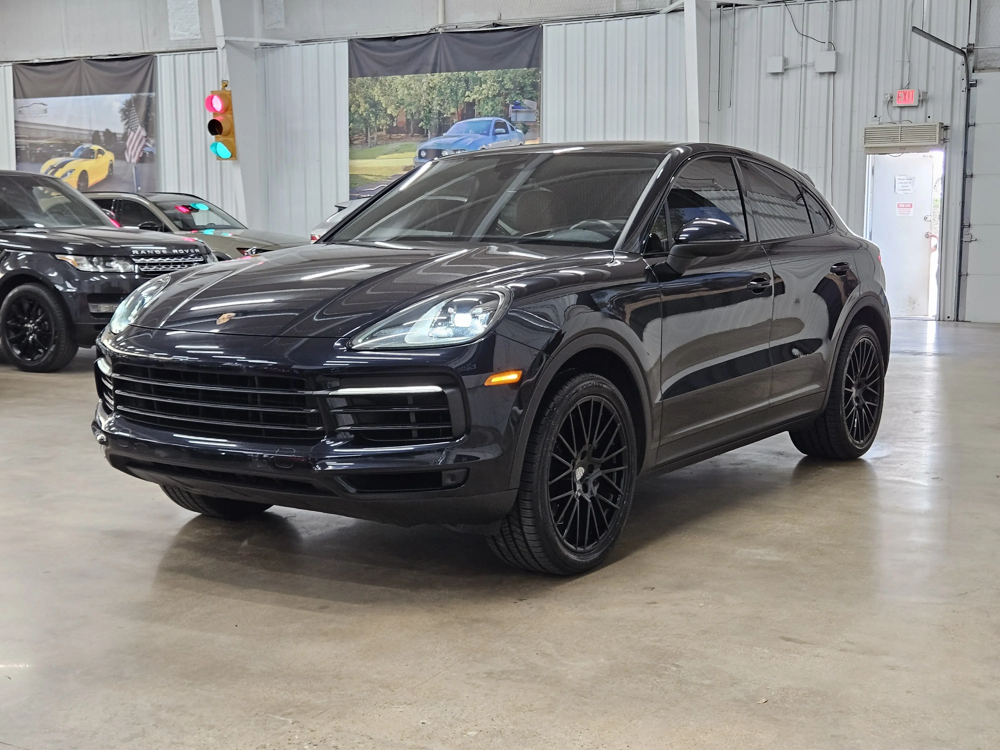 2021 Porsche Cayenne Base photo 3