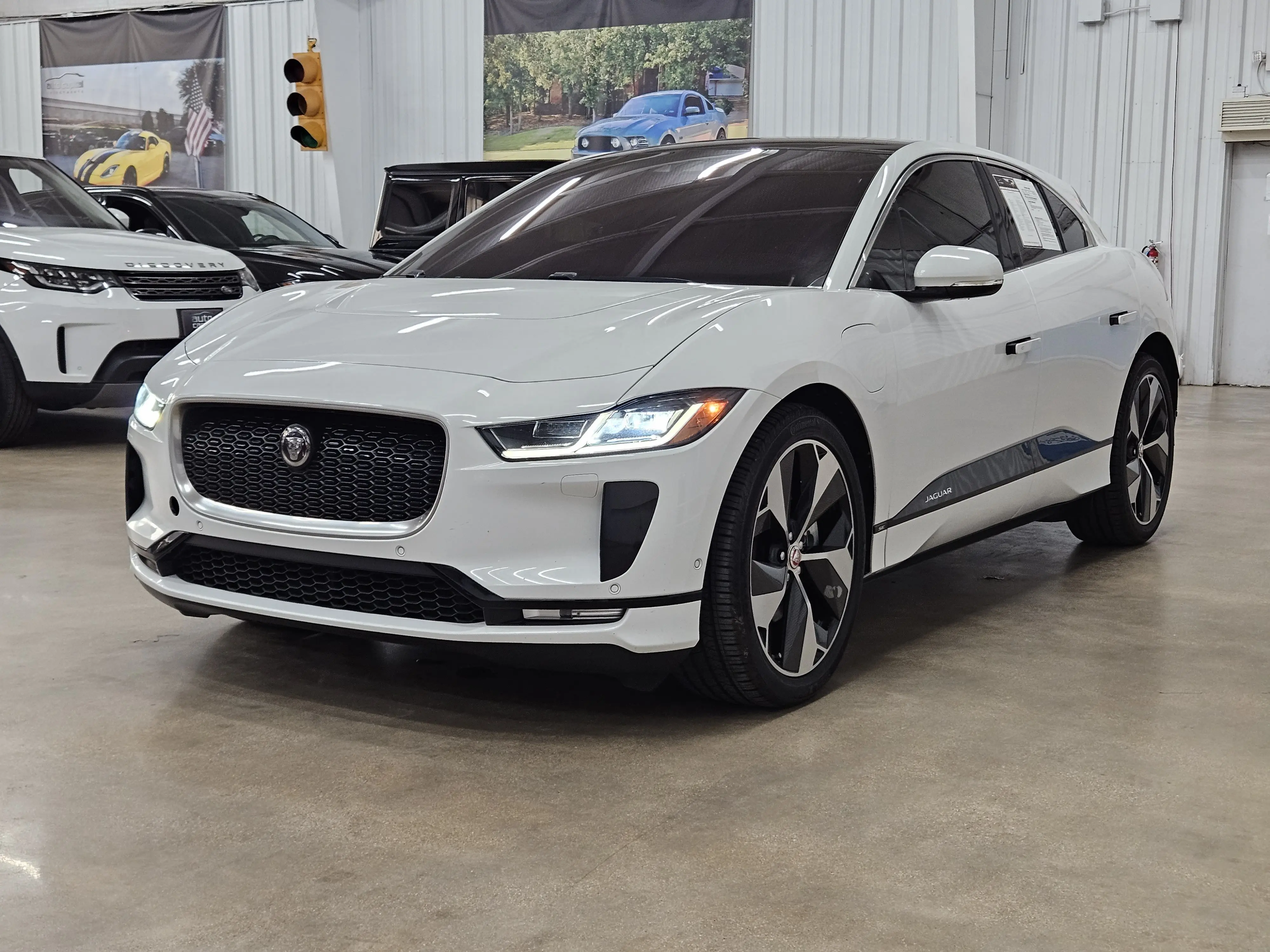 2020 Jaguar I-PACE EV400 SE photo 3
