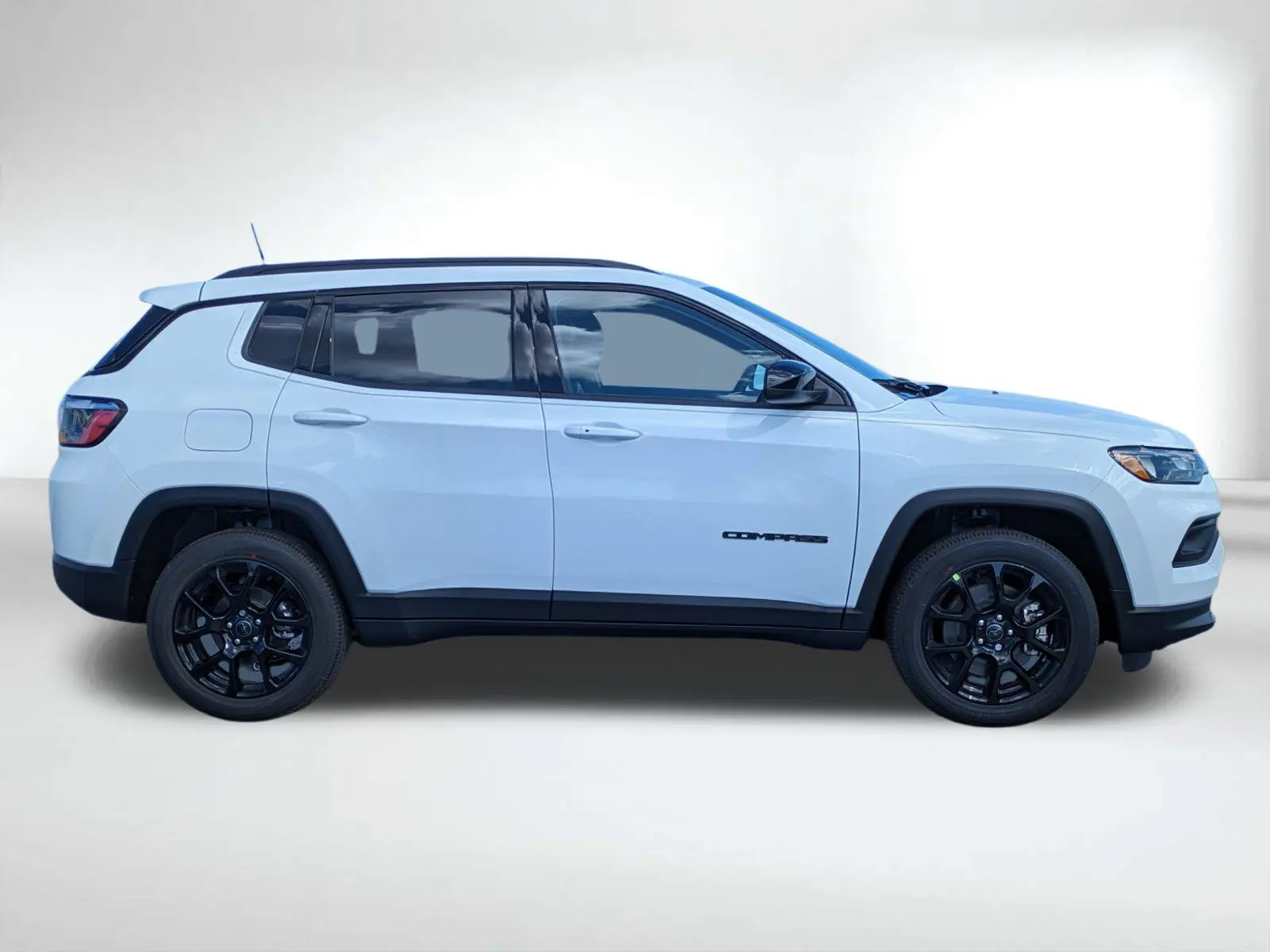 2026 Jeep Compass Latitude Altitude 4WD photo 3