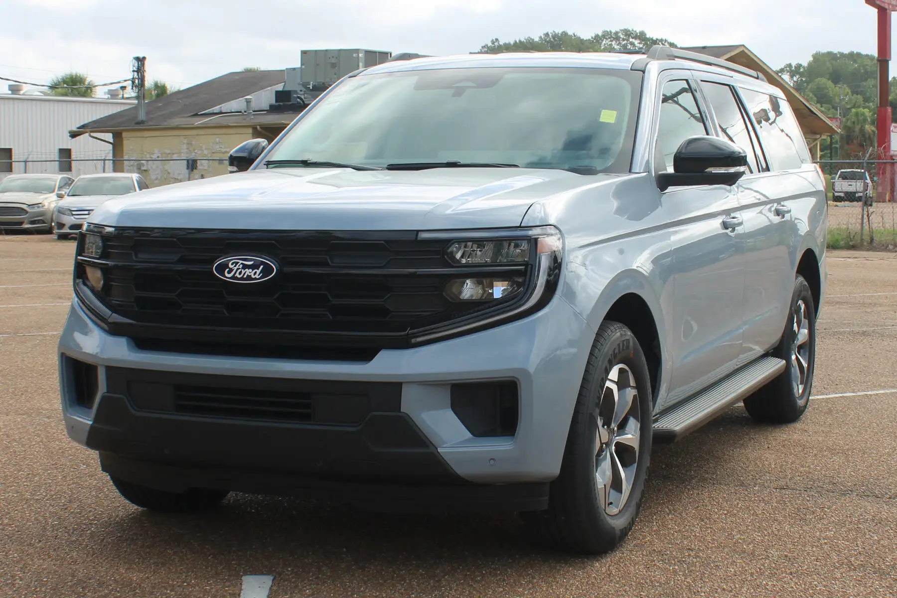 2027 Ford Expedition Active MAX photo 1