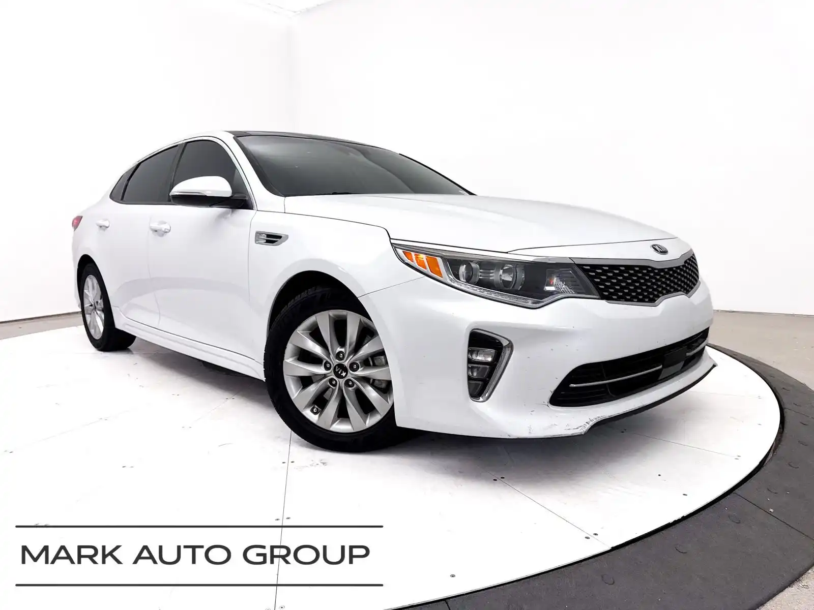 2018 Kia Optima EX Auto's photo