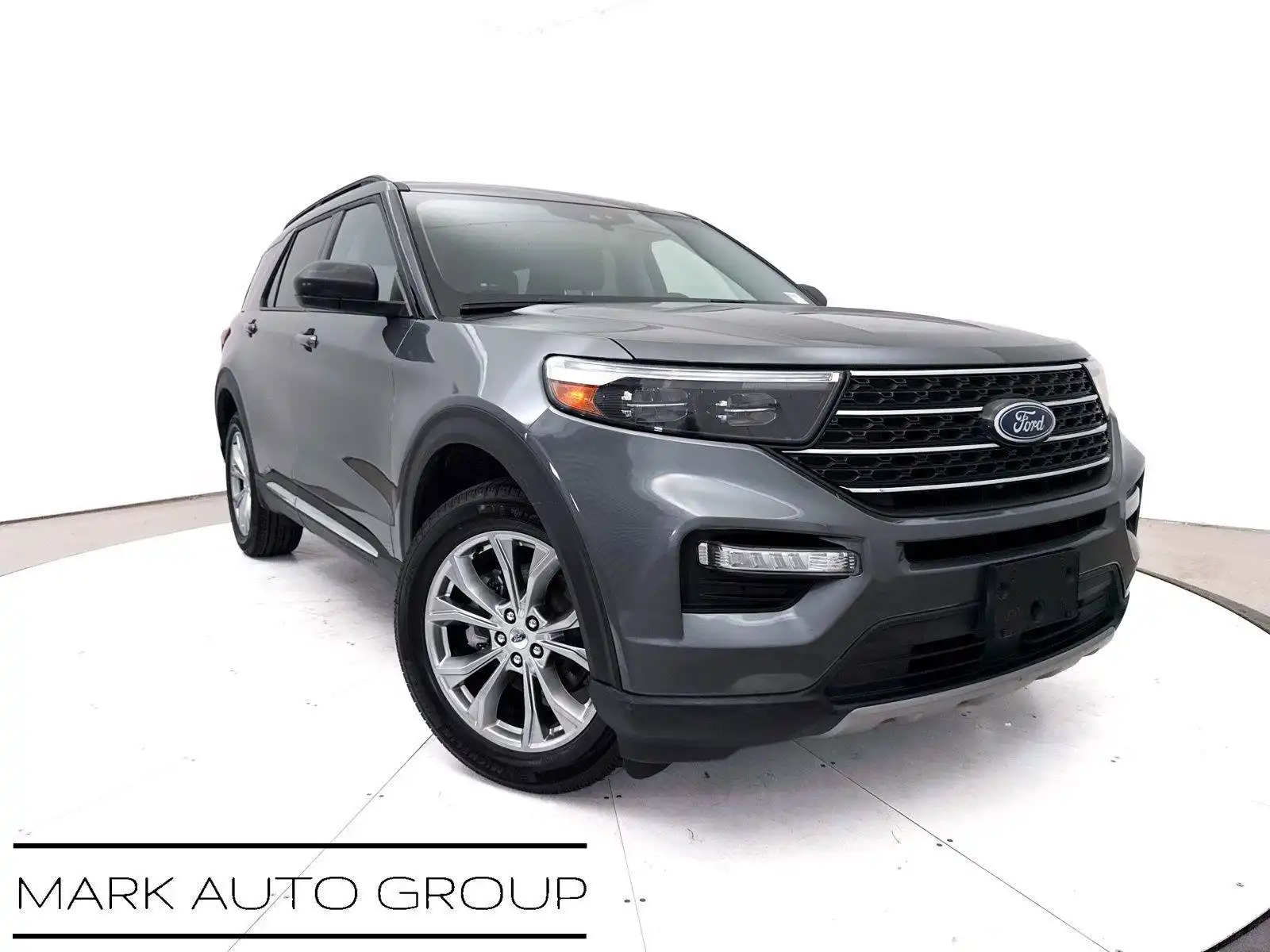 2022 Ford Explorer XLT 4WD's photo