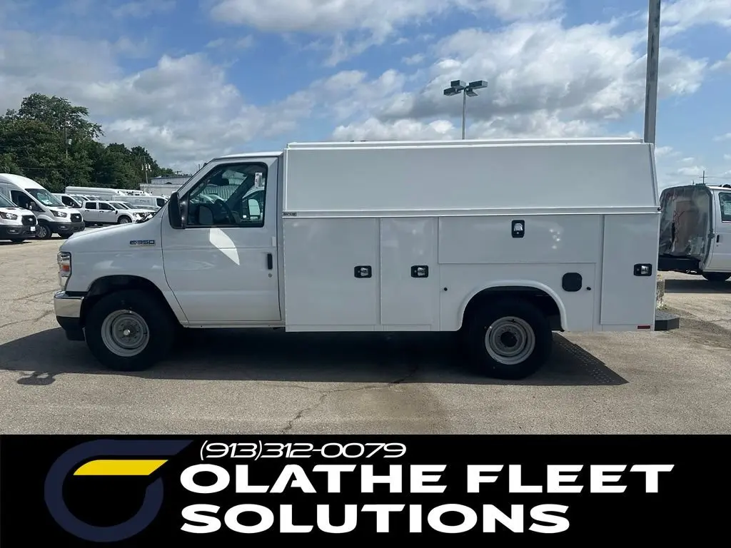 2026 Ford E-Series SRW E-350 Super Duty 138 in WB photo 3