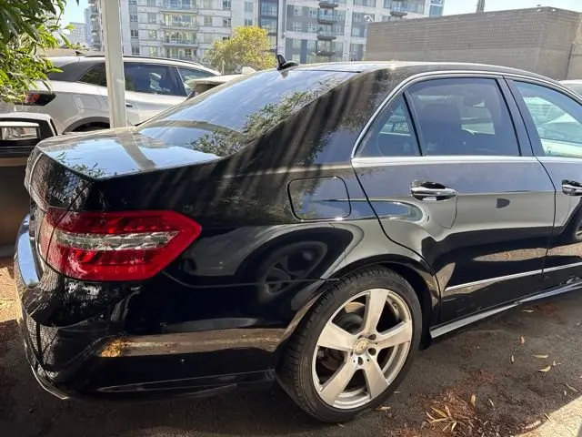 2011 Mercedes-Benz E-Class E350 Luxury 4MATIC photo 3
