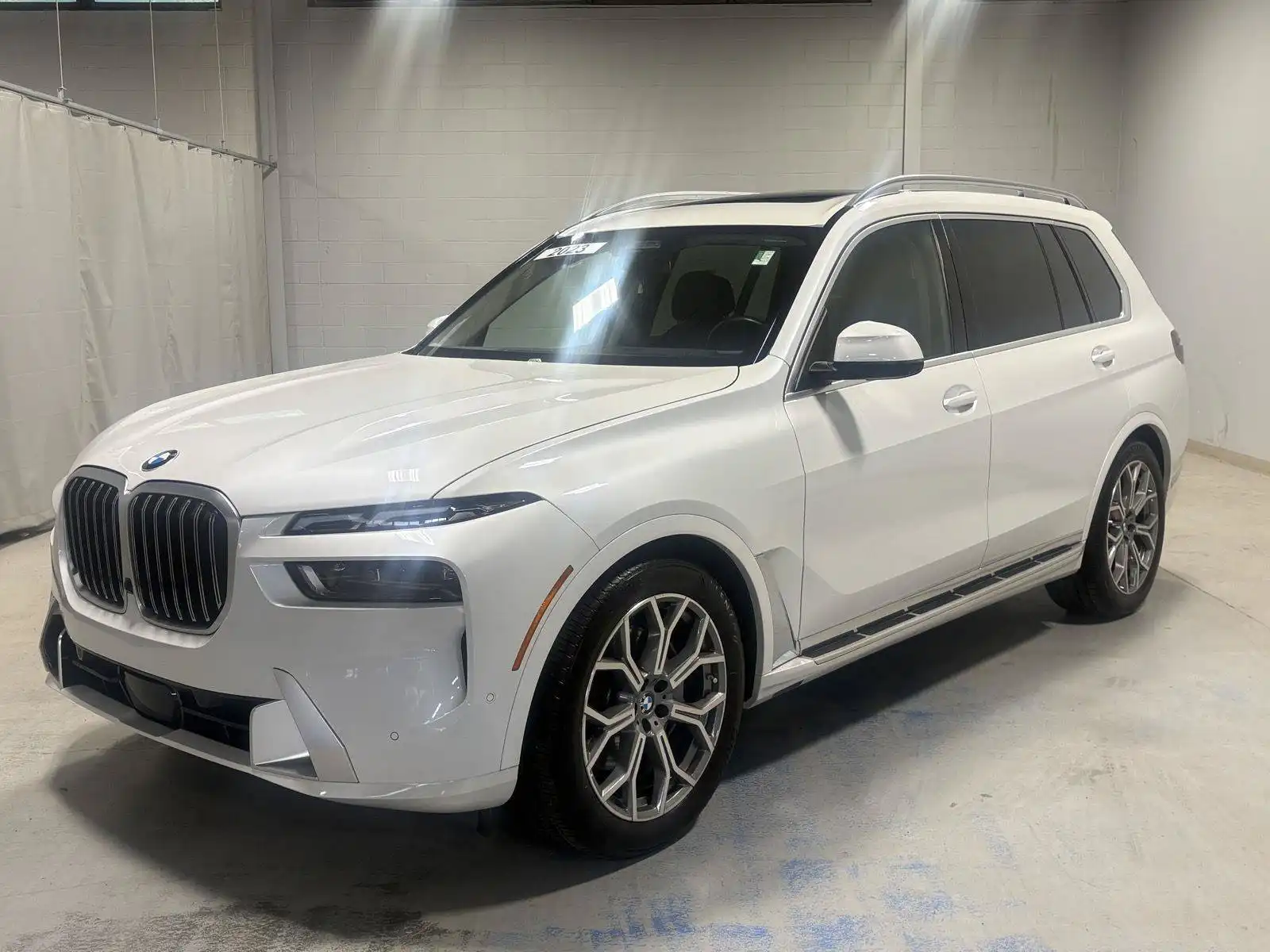 2023 BMW X7 xDrive40i's photo