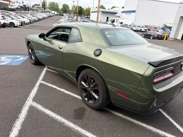 2022 Dodge Challenger SXT Auto AWD photo 5