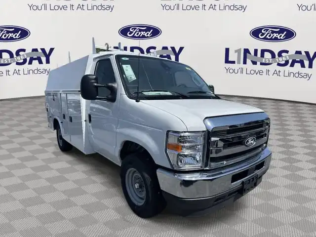 2027 Ford E-Series SRW E-350 Super Duty 138 in WB's photo
