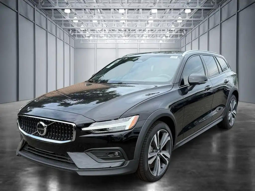 2026 Volvo V60 Cross Country B5 Plus AWD's photo