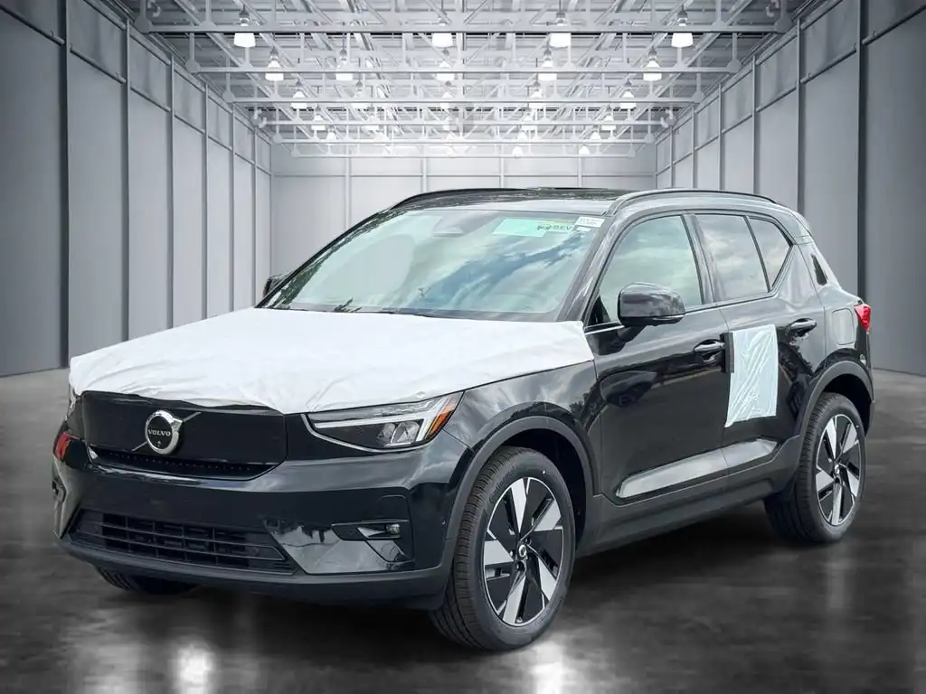 2026 Volvo EX40 Single Motor Extended Range Plus's photo