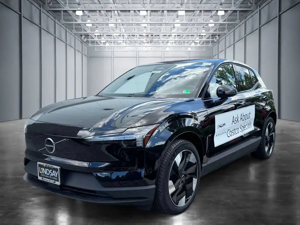 2025 Volvo EX30's photo