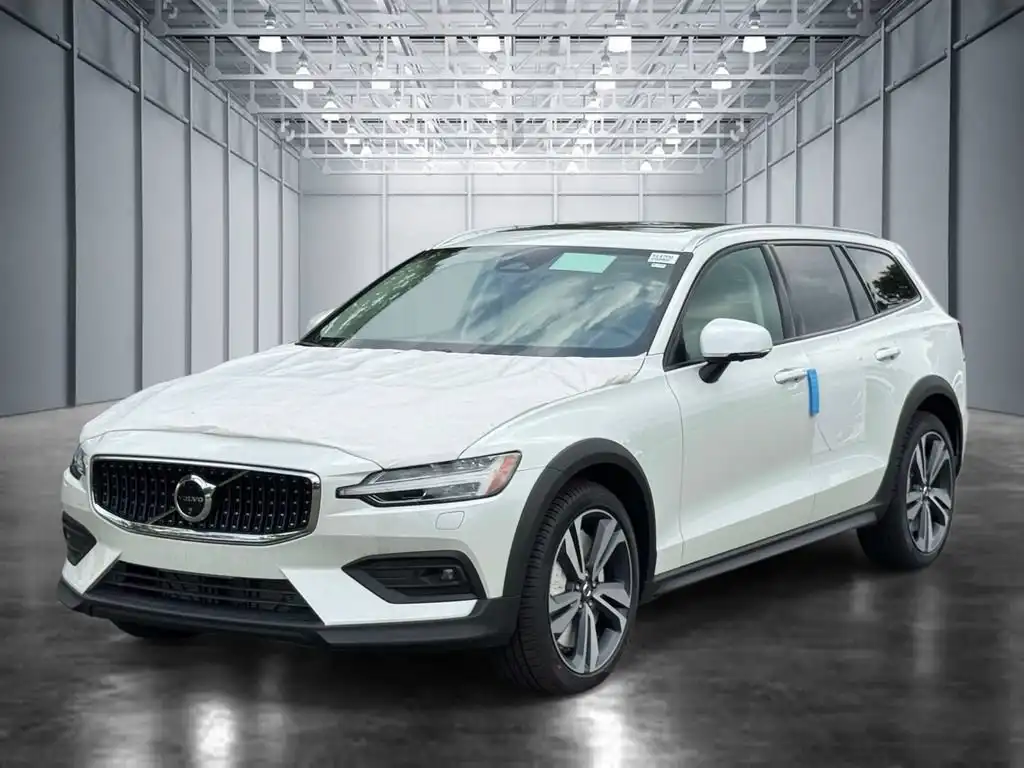 2026 Volvo V60 Cross Country B5 Plus AWD's photo