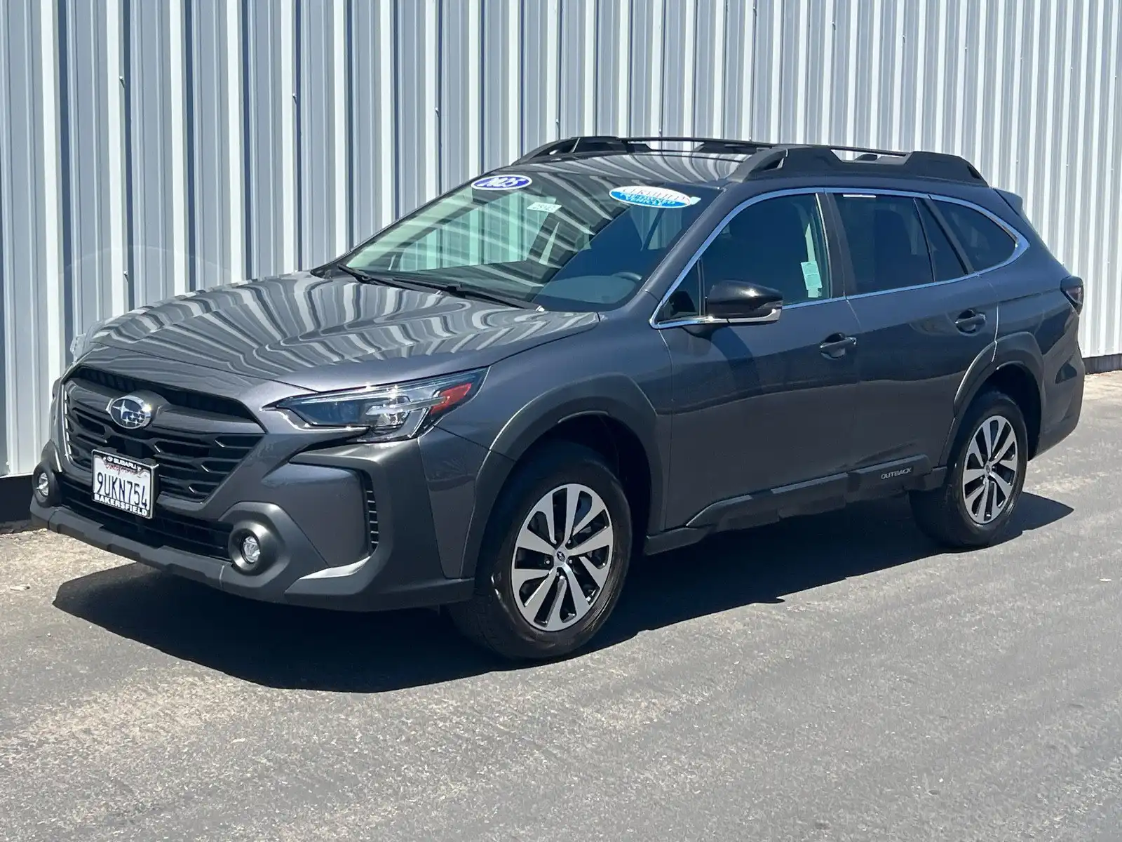 2025 Subaru Outback Premium's photo