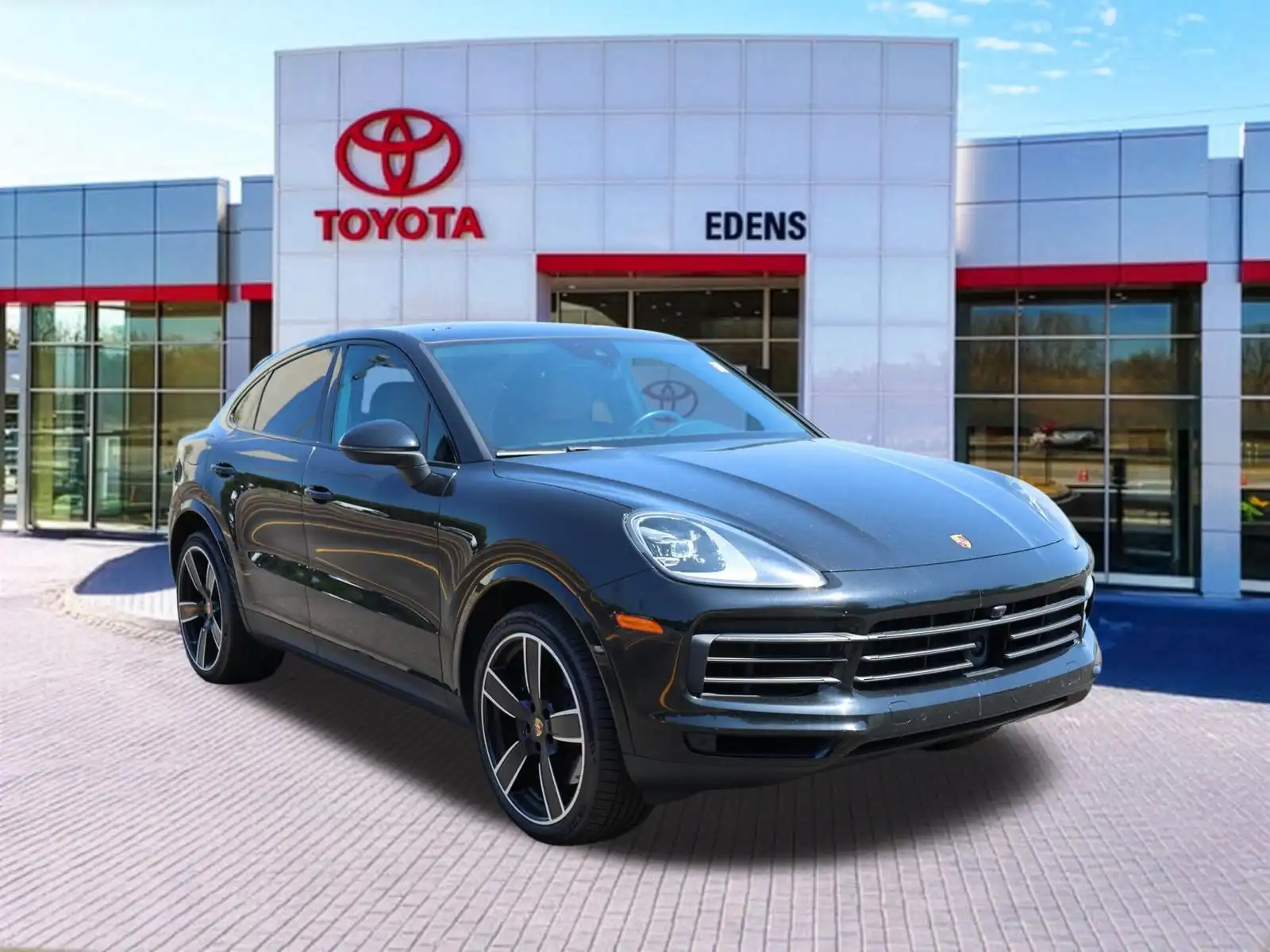 2023 Porsche Cayenne Platinum Edition's photo