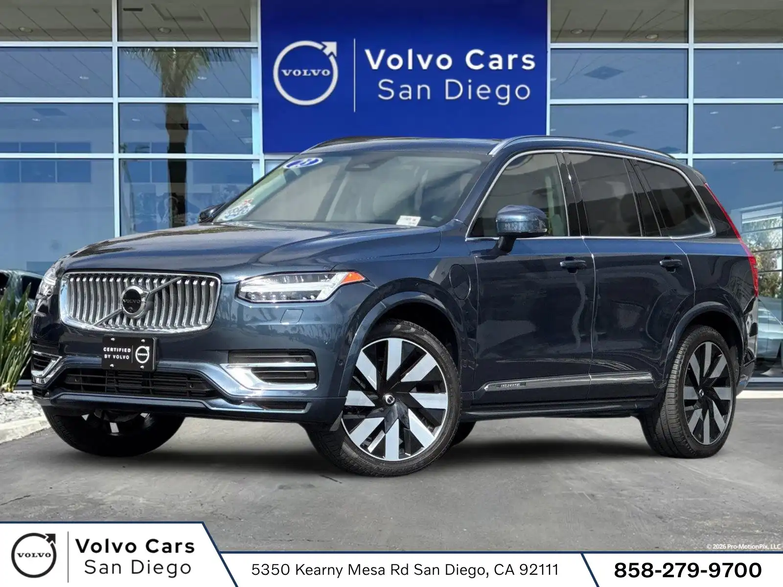 2023 Volvo XC90 T8 Recharge Ultimate Bright Theme 4WD's photo