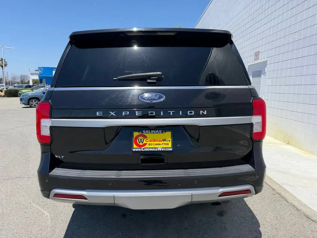2024 Ford Expedition XLT photo 5