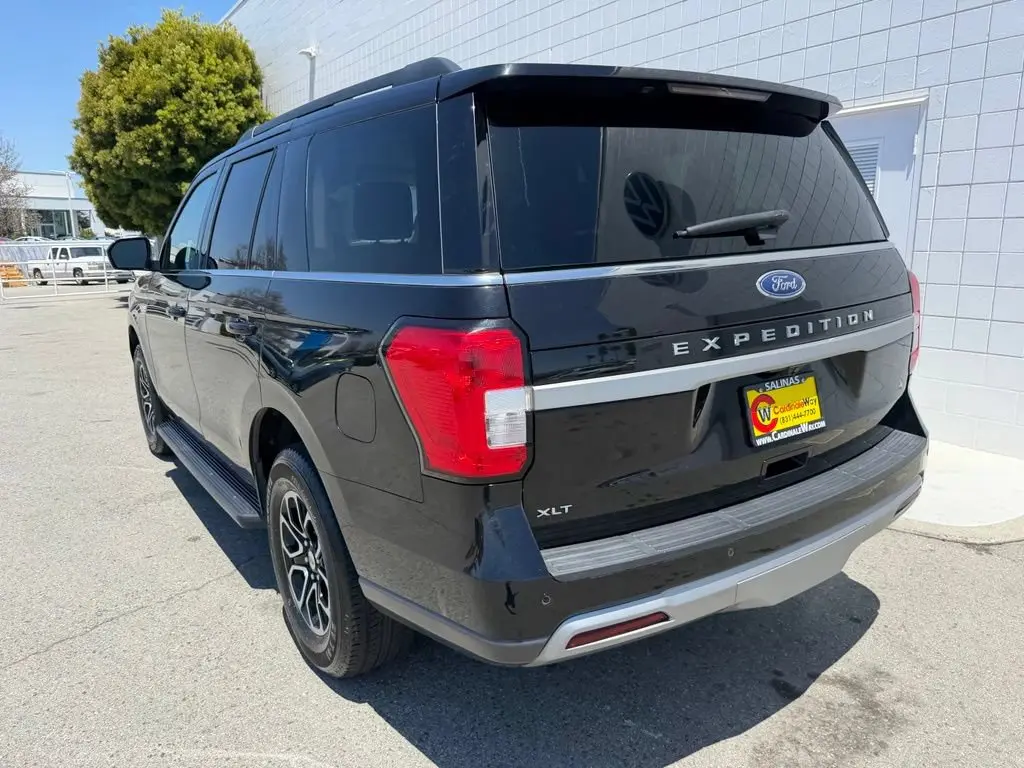 2024 Ford Expedition XLT photo 4