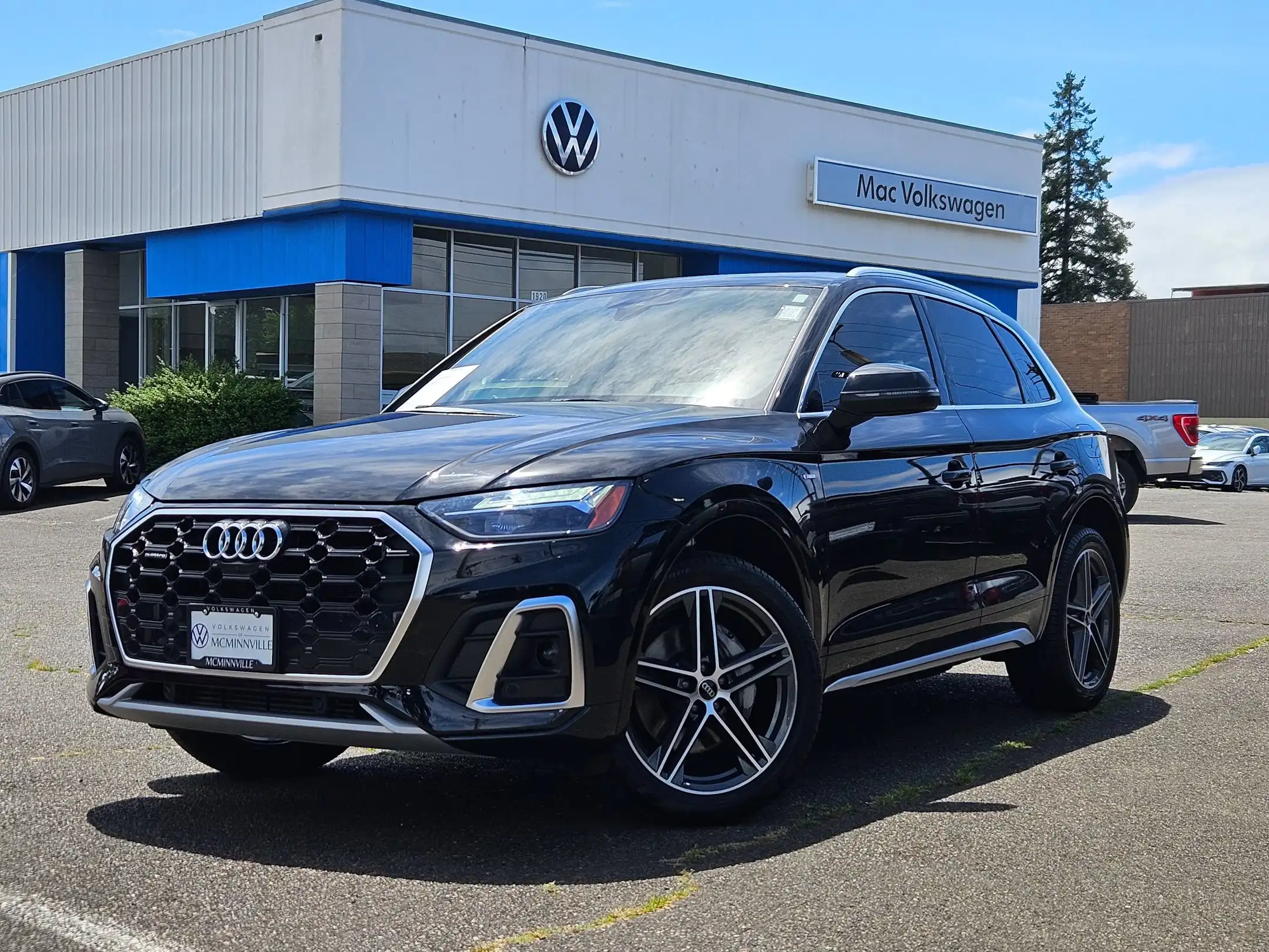 2024 Audi Q5 55 e Premium Plus's photo