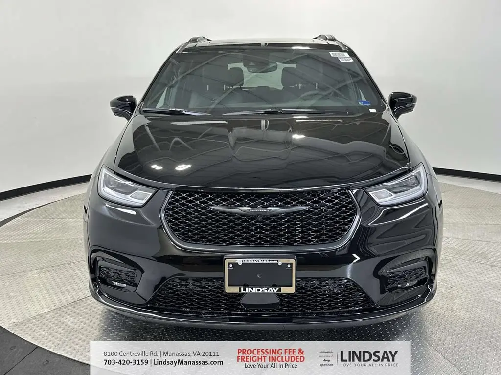 2026 Chrysler Pacifica Select photo 3