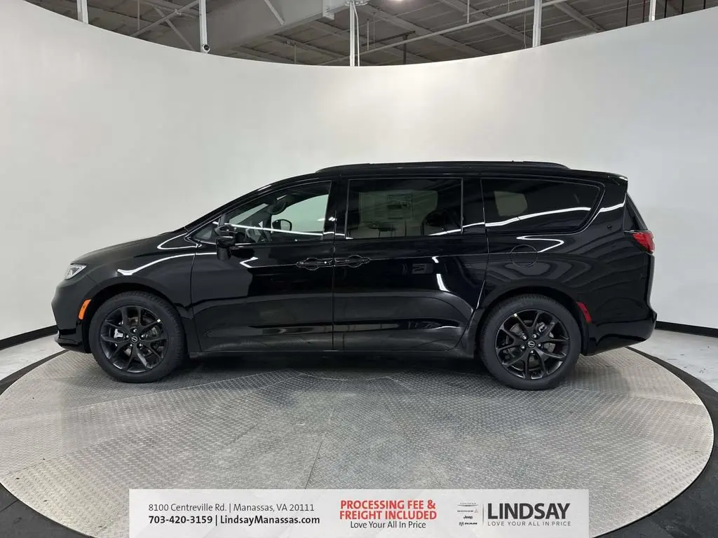 2026 Chrysler Pacifica Select photo 5