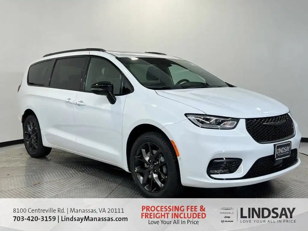 2026 Chrysler Pacifica Limited AWD's photo