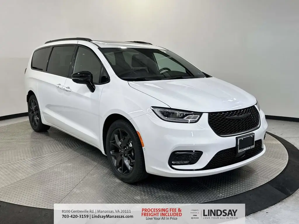 2026 Chrysler Pacifica Select photo 1