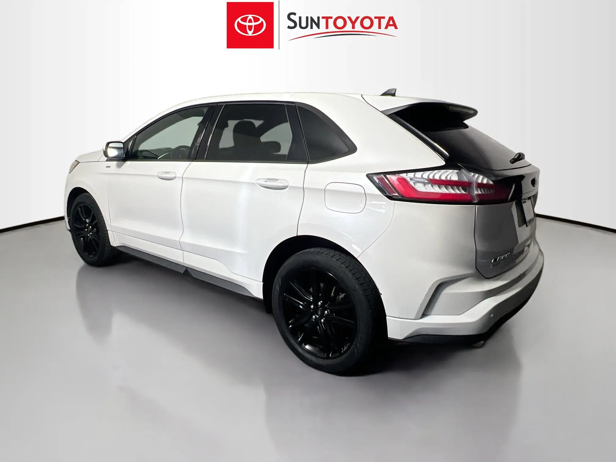 2020 Ford Edge ST-Line photo 5